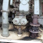 Uitlaatpijp onder motorkap 3