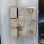 Schanier met nieuwe bouten