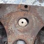 Schade doordat de as is gaan meedraaien.