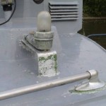 Dekverlichting schoongemaakt met afbijtmiddel.