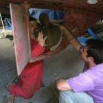 De schroef demonteren