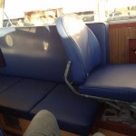 De stoelen en bank zijn opnieuw bekleed.