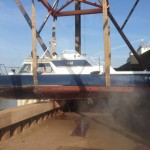 Uit het water voor onderhoud.